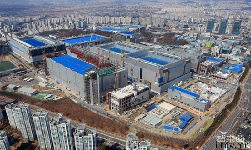 三星瞄准千亿元车截 CIS 销售市场，大改运行内存产线，掌门入狱填满变数