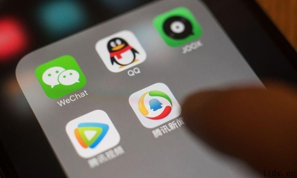 十年前、十年后，微信的较大 对手還是 QQ