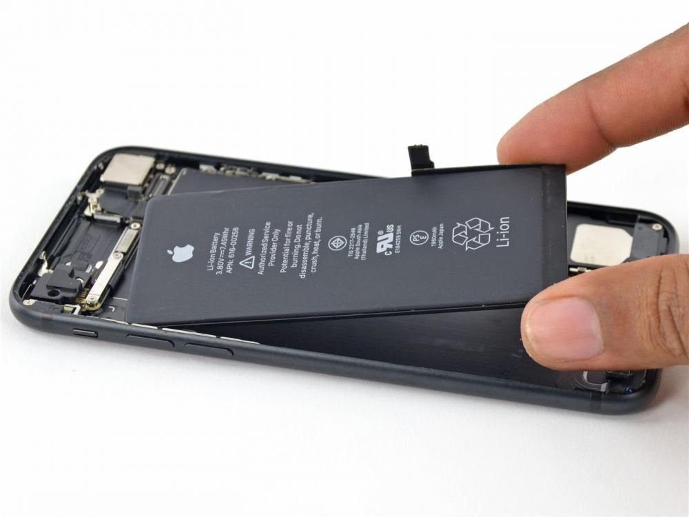 一代神机 iPhone 6s 也总算到 “剧终之日”，下一个 “钉子户机型”将会到底是谁