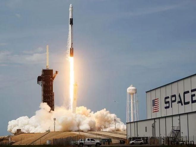 马斯克领导的 SpaceX 敲定新一轮融资，公司估值最少达 600 亿美金