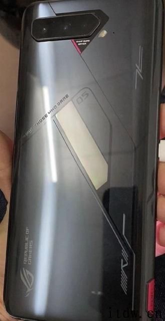最新款 ROG 游戏手机工信部入网图曝出：6.78 英寸 OLED 屏   2×3000mAh 双电芯充电电池