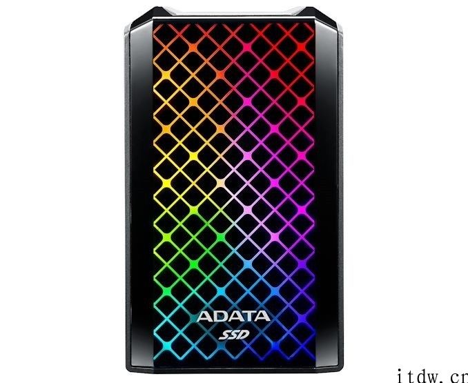 威刚推出 SE900G 挪动固态硬盘：最髙速 2GB/s，含 RGB 灯光
