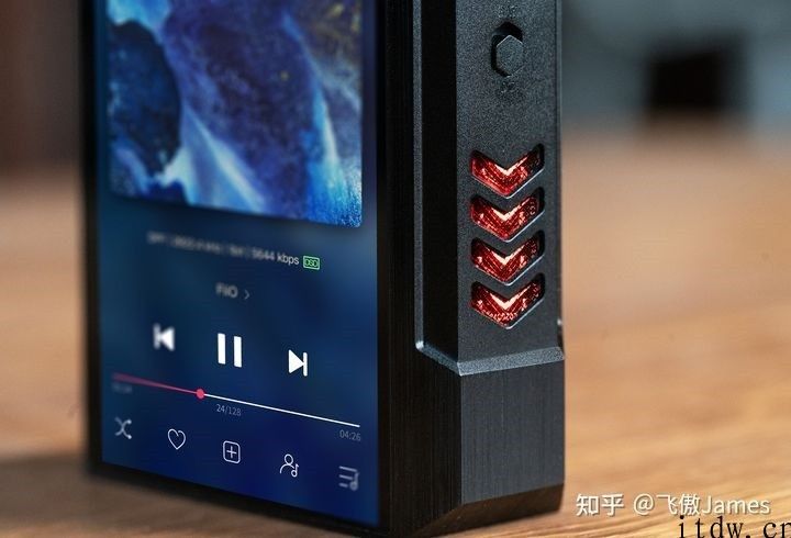 飞傲曝光 M17 旗舰音乐播放器：双 ESS9038 Pro 芯片，四种手机耳机口