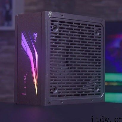 AeroCool 发布 LUX RGB 850M 电源：半模块化设计，13 种灯效