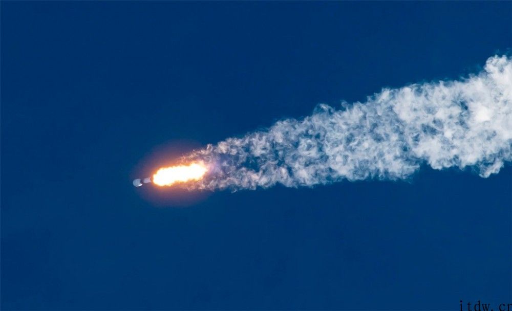 SpaceX 马斯克：星链2020年将覆盖地球，速率将翻番至 300Mb/s，延迟降到约 50ms