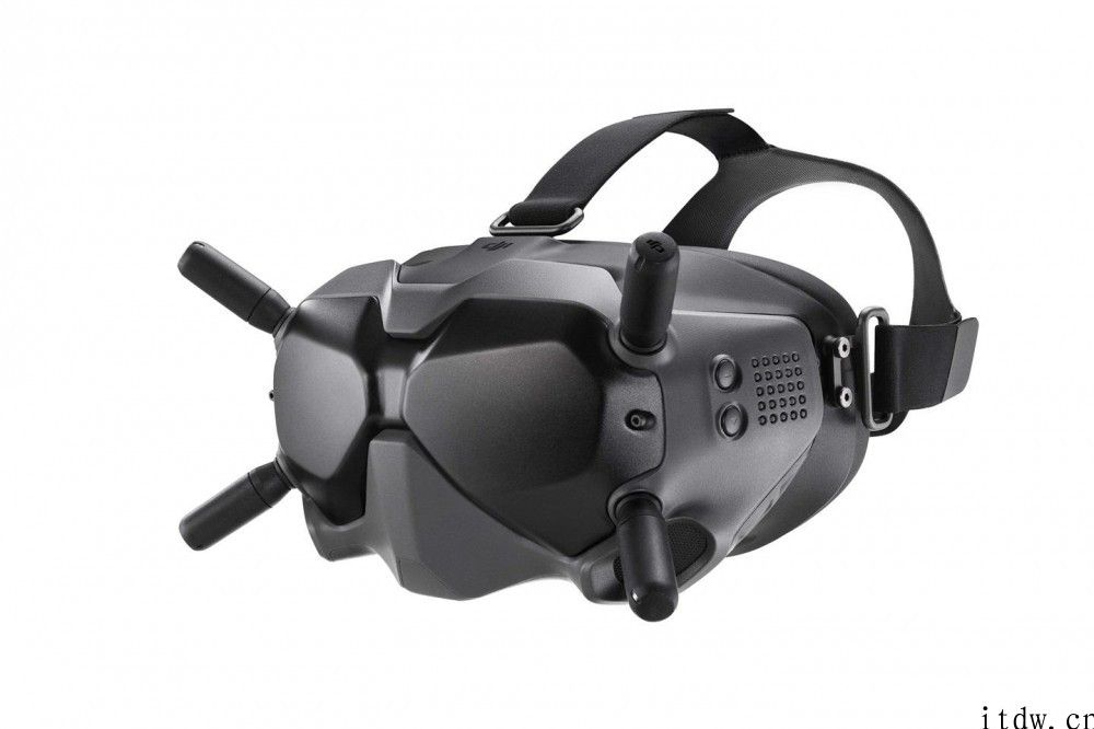 大疆 DJI FPV 穿越机公布：4k高清60fps 拍摄，VR 眼镜套服售价 7999 元