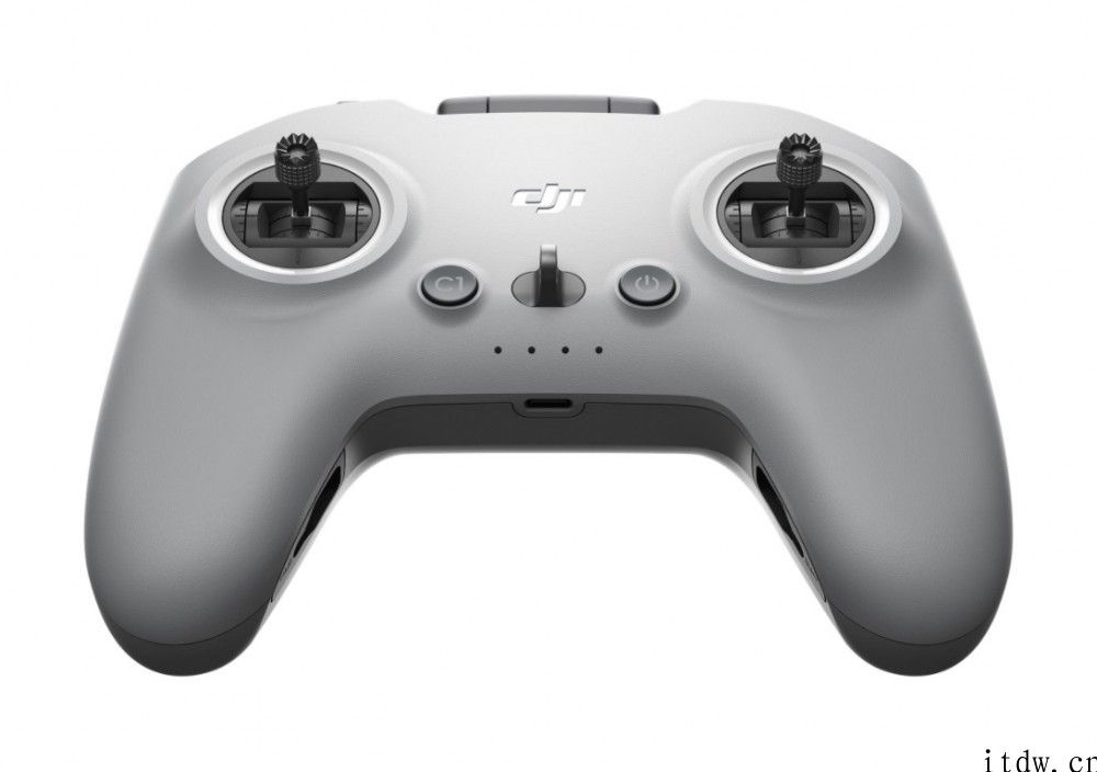 大疆 DJI FPV 穿越机公布：4k高清60fps 拍摄，VR 眼镜套服售价 7999 元