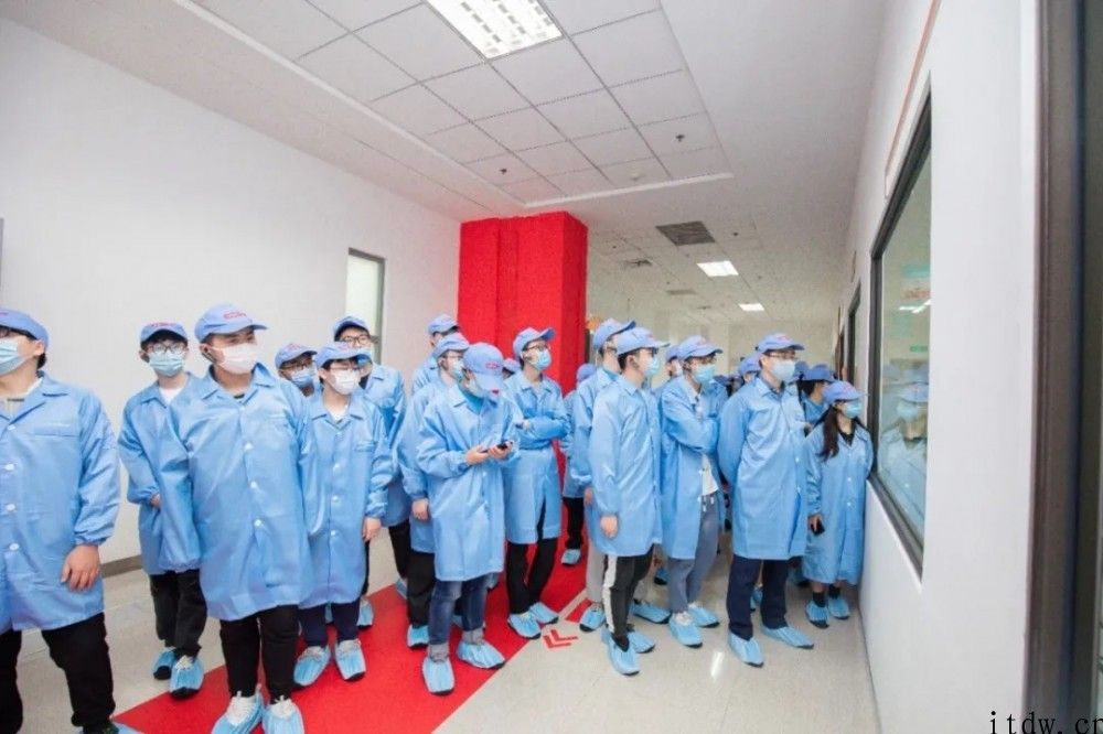 杨元庆全国两会建议：推进数据中心基本建设，以新IT赋能实体经济