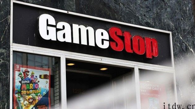 游戏驿站 GameStop 拟放弃门店向电商转型，股价大涨 11%