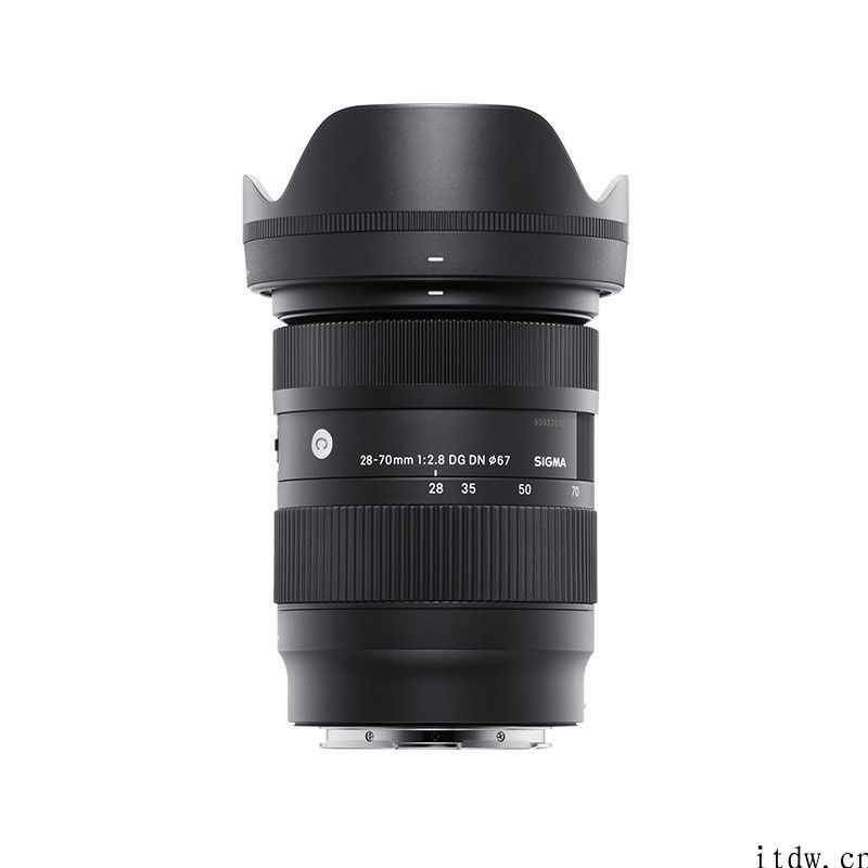 适马 28-70mm F2.8 新标变镜头上市：售价 5599 元