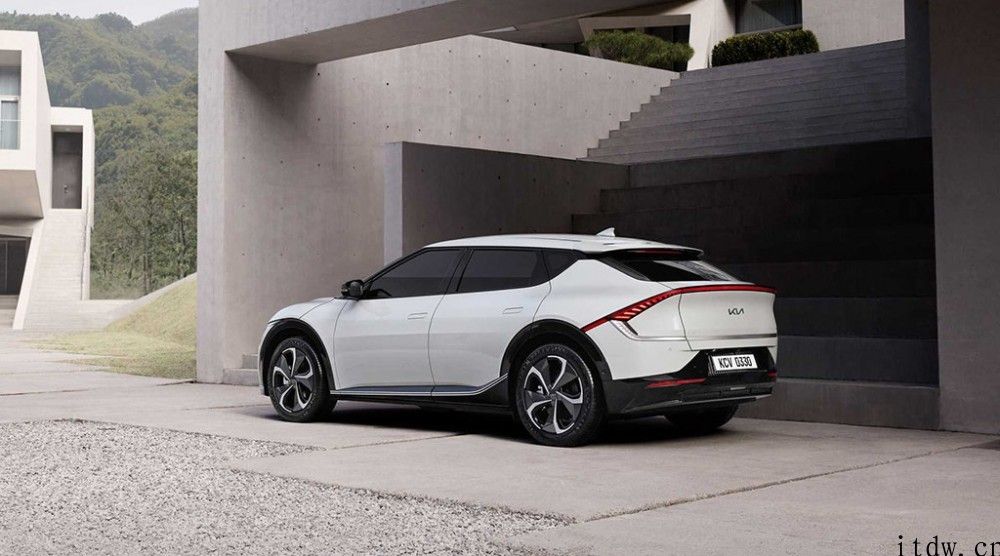 起亚首款纯电动汽车 EV6 官图公布：月底全世界先发，百公里加速三秒