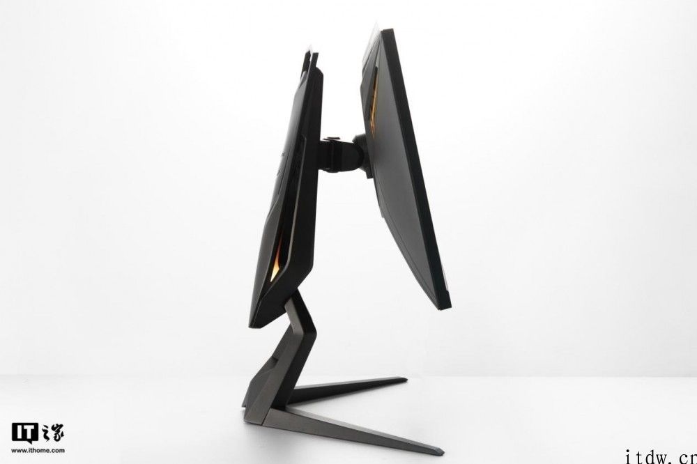 【IT之家评测室】技嘉主板 AORUS FI25F 显示屏感受： 240Hz 小钢炮，电竞游戏玩家的镇场重器