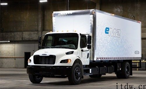 特斯拉竞争对手，Freightliner 纯电动商用卡车路测里程数超出 110 万多公里