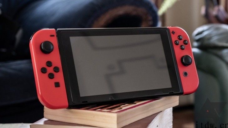 信息称高通正开发设计一款相近 Switch 的掌上游戏机：搭载 Android 12 系统软件，拥有可拆卸手柄