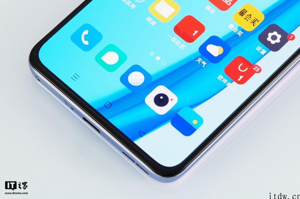 【IT之家开箱】一加 9/Pro 图赏：双层 AG 加工工艺，漫反射渐变纹理