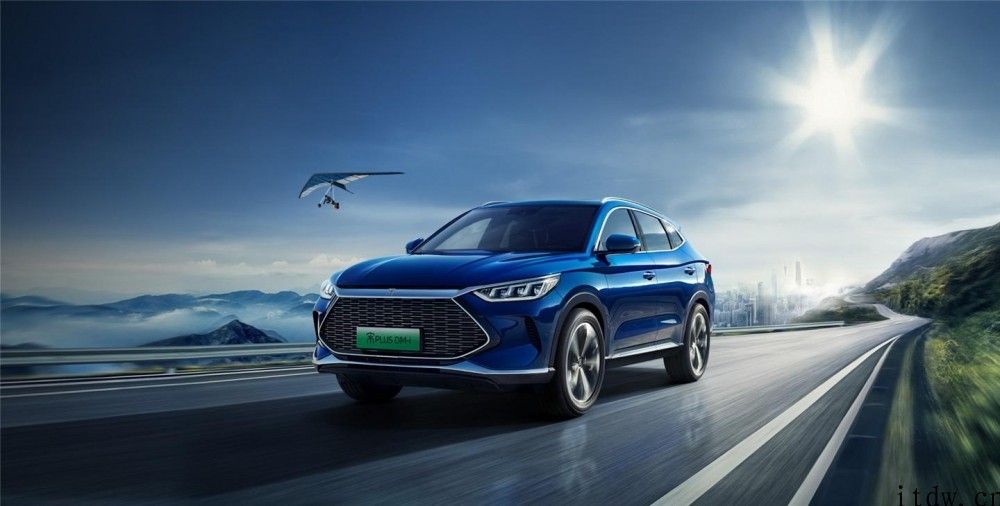 全球首款宽体超混 SUV：比亚迪宋 PLUS DM-i 今日上市