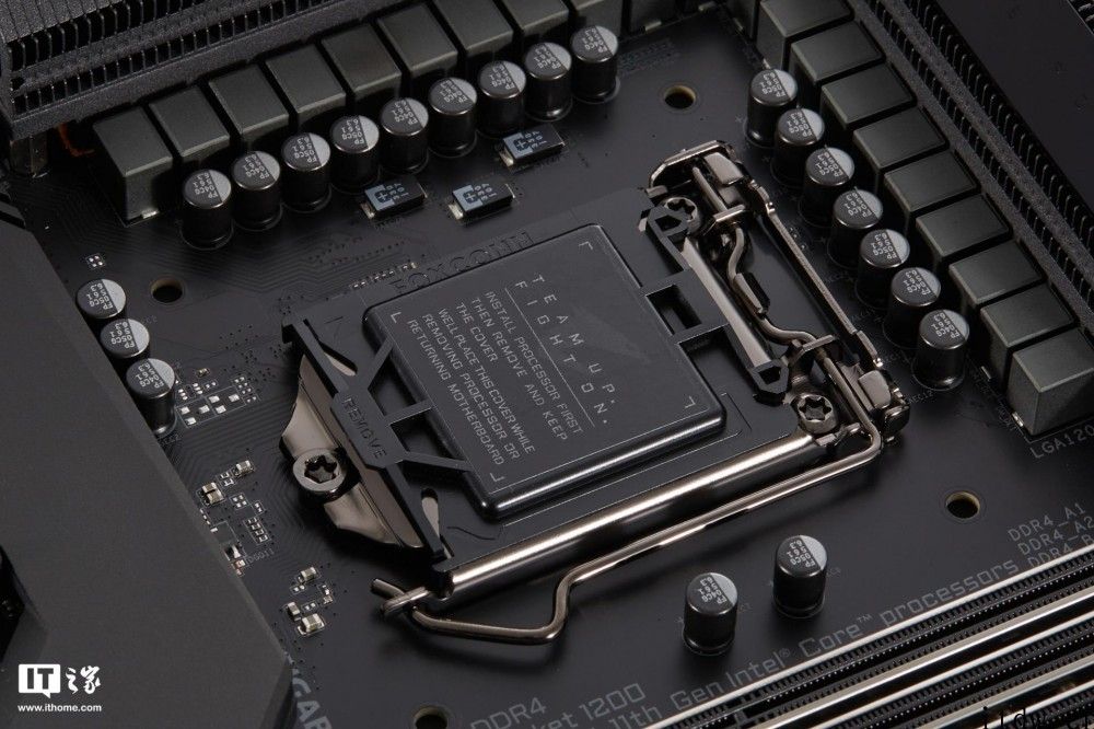 【IT之家开箱】技嘉主板推出 Z590 AORUS XTREME 主板，售价 8888 元