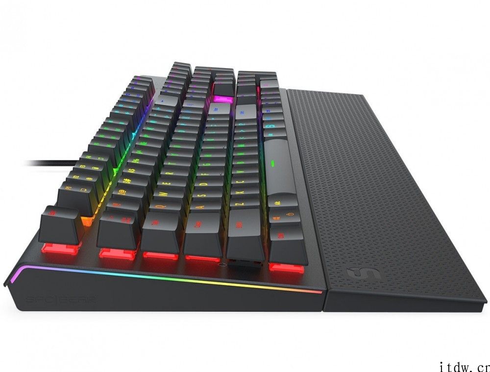 SPC Gear 发布 GK650K 机械键盘：配凯华轴，键线分离设计