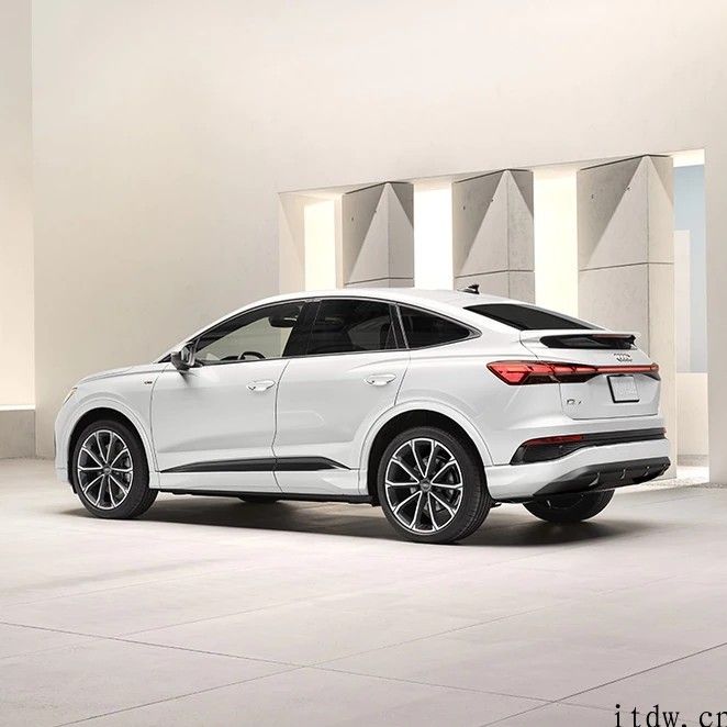 奥迪发布 Q4 e-tron/Q4 Sportback e-tron 纯电 SUV，初次采用 MEB 平台