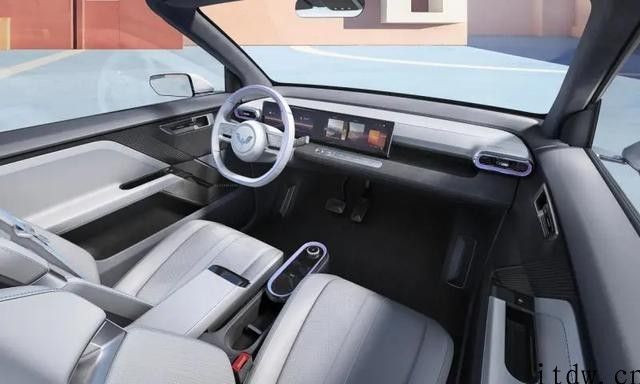 年轻人的第一台敞篷车：五菱宏光 MINI EV CABRIO 亮相，2020年量产