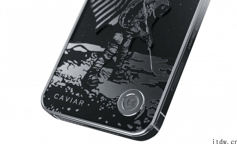 Caviar 定制iPhone iPhone 12 Pro，纪念载人航天 60 年：有加加林、阿姆斯特朗、埃隆马斯克等版本