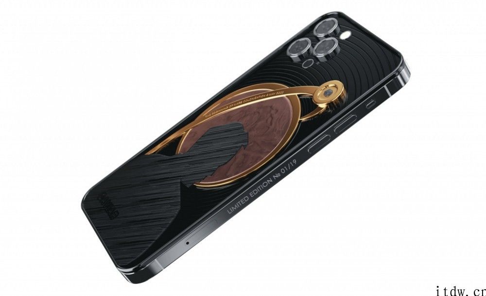 Caviar 定制iPhone iPhone 12 Pro，纪念载人航天 60 年：有加加林、阿姆斯特朗、埃隆马斯克等版本