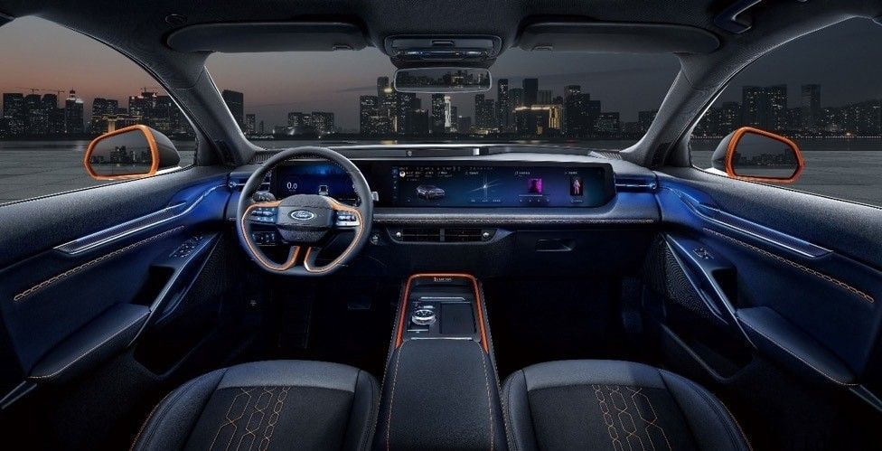 福特 EVOS SUV 全世界先发：搭载 27 英尺 4k高清 高清中控台大屏，高通骁龙 820A CPU