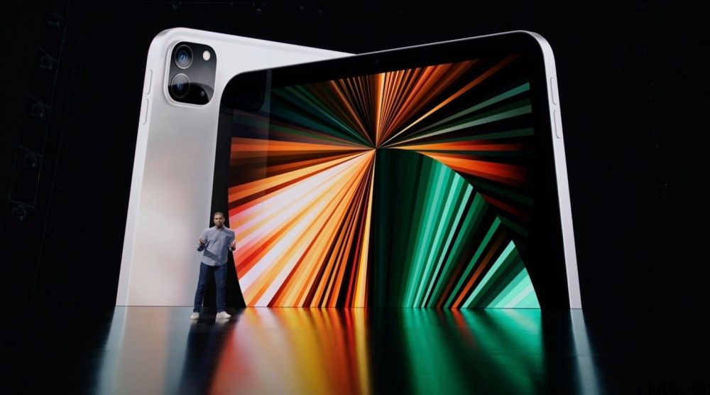 799 美金起，iPhone M1 iPad Pro 宣布发布：性能提升 50%，12.9 英寸 Mini-LED 显示屏，支持 Thunderbolt 和 2TB 大储存