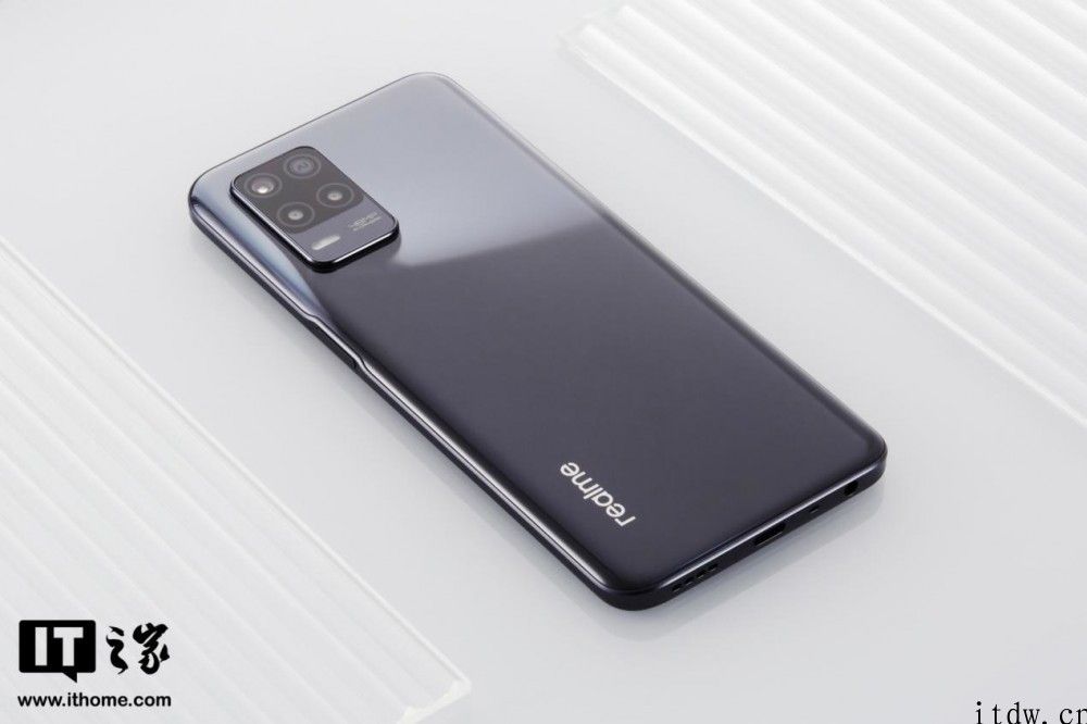 【IT之家评测室】realme 真我 V13 评测：5000mAh 大电池也可以很轻巧