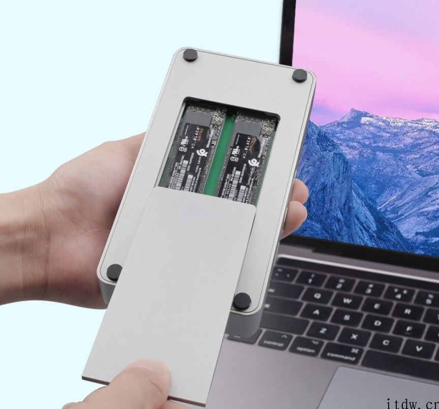 阿卡西斯推出雷电 3 扩展坞：可内置二块 NVMe SSD，1960 元起