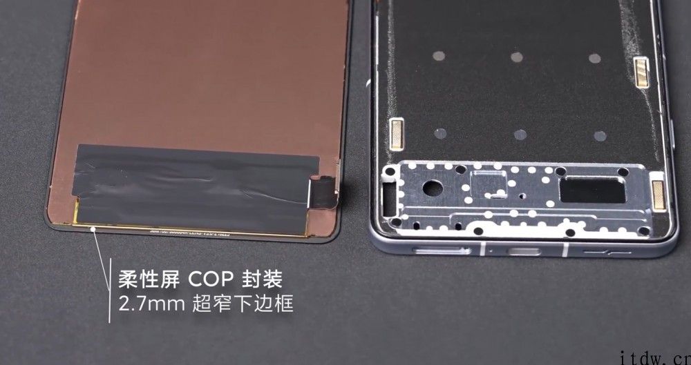 Redmi K40 游戏增强版拆卸：六方碳化硼散热，肩键构造亮相