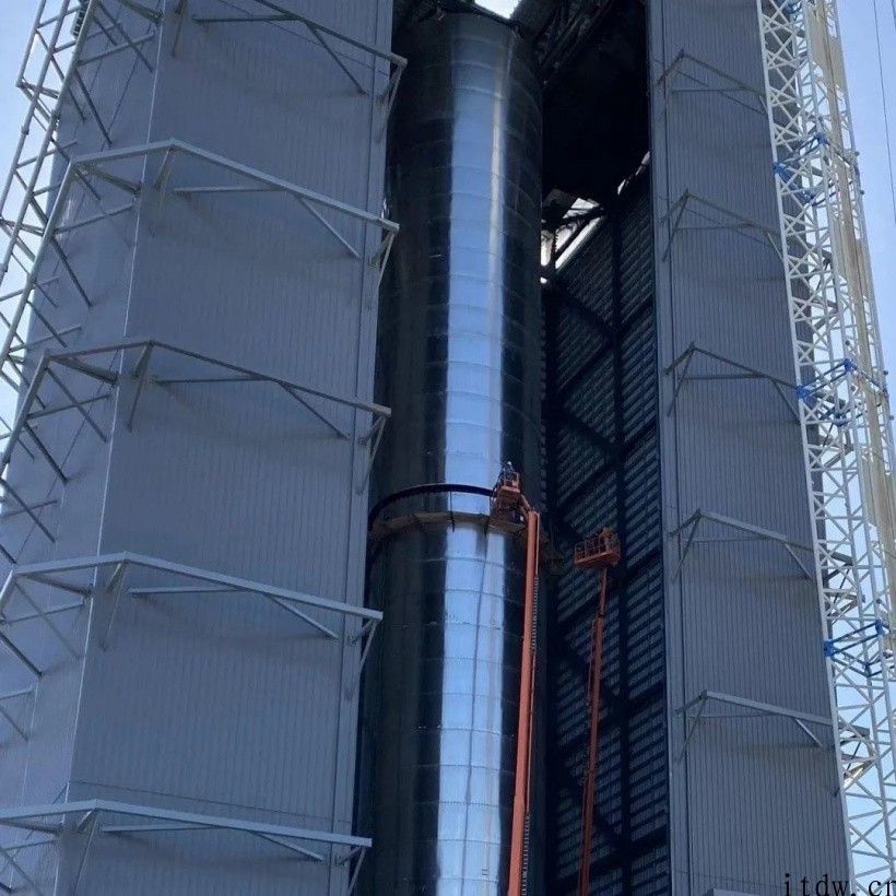 马斯克 SpaceX SN15 飞船着陆取得成功，人类离火星更近了