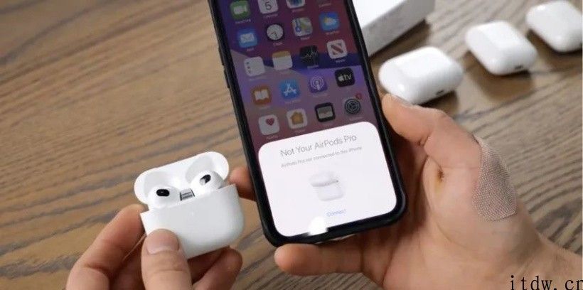 华强北山寨“AirPods 3”出圈，YouTube 博主直夸好