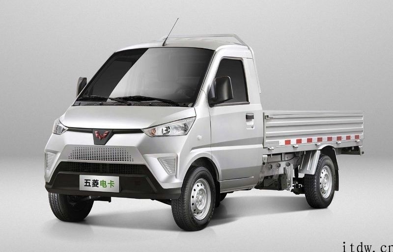 11.58-13.88 万余元，五菱电卡 / 货柜正式上市