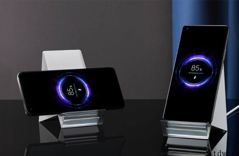 小米 11 Ultra 将要在德国发售：9348 元起，先发赠 80W 无线充电器