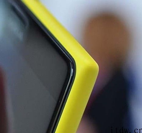 努比亚 Z30 Pro 预热：前后左右 三维 曲面，四角有点儿直