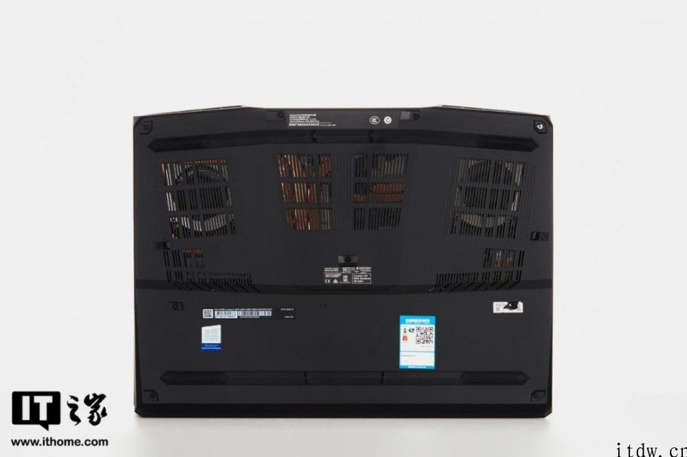 【IT之家评测室】微星冲锋坦克 2 Pro GP66 游戏本评测：跑满 130W RTX3060