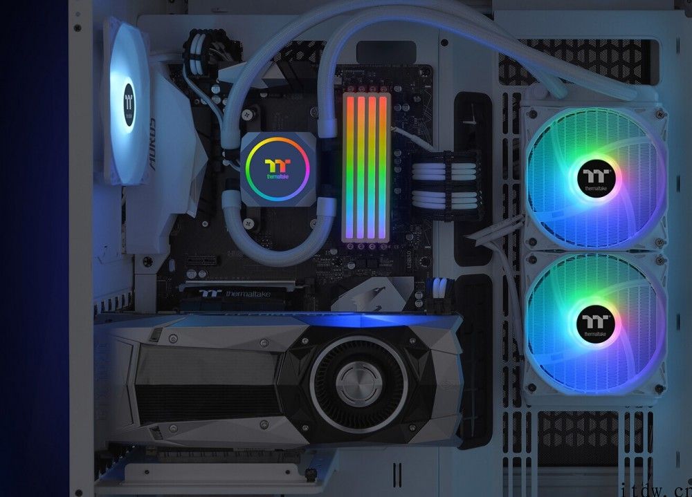 Tt 公布 Floe RC 240/360 白色款一体水冷散热器：含运行内存散热组件