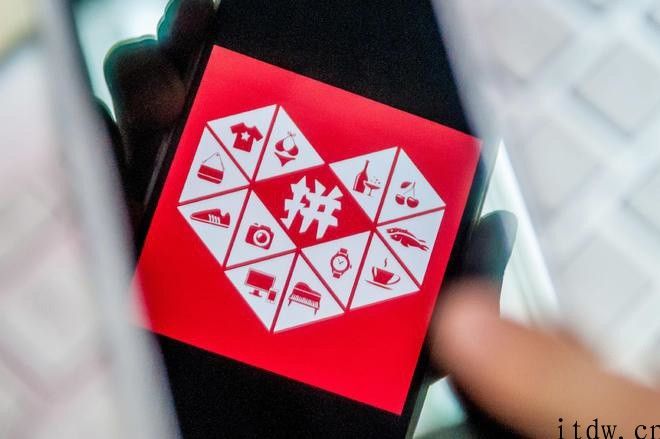 阿里巴巴活跃用户仅比拼多多多一点点，但年平均花费差好几倍