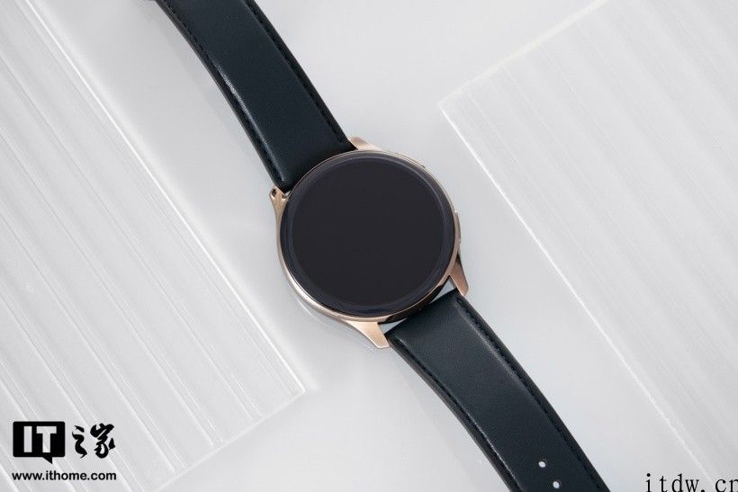 【IT之家开箱】一加 OnePlus Watch (钴合金限定版) 图赏