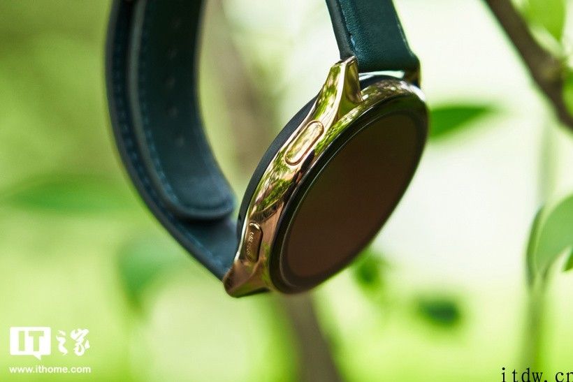 【IT之家开箱】一加 OnePlus Watch (钴合金限定版) 图赏