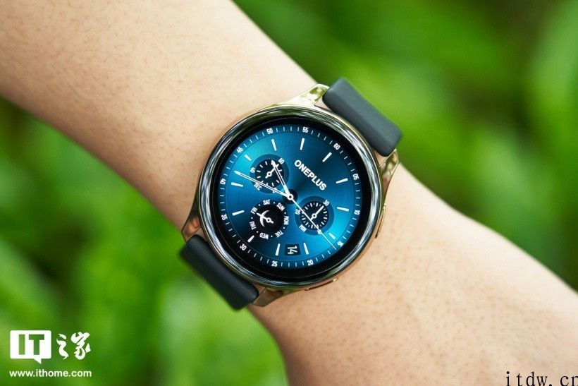 【IT之家开箱】一加 OnePlus Watch (钴合金限定版) 图赏
