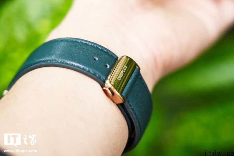 【IT之家开箱】一加 OnePlus Watch (钴合金限定版) 图赏