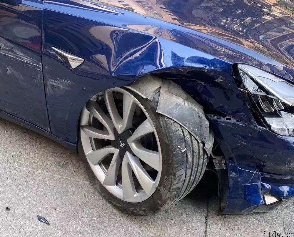 我是特斯拉车主，我该被歧视吗
