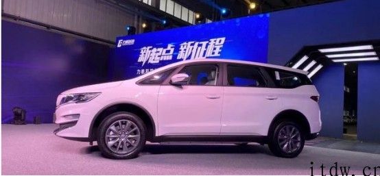 力帆高新科技汽车业务流程重新启动：首款换电型纯电动 B 级 MPV 车系量产下线