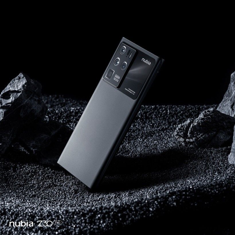 努比亚 Z30 Pro“浩瀚黑”配色公布，真机已曝光