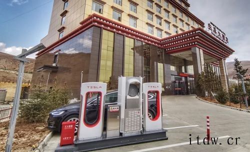 特斯拉在中国大陆超级充电站数量突破800座