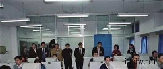 银行从业考试的考试方式和题型是什么？