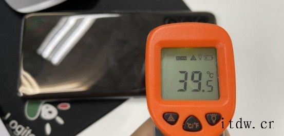 realme 真我 Q3 Pro 狂欢版获得 456228 realme 真我 Q3 Pro 狂欢版升级 6400 万流