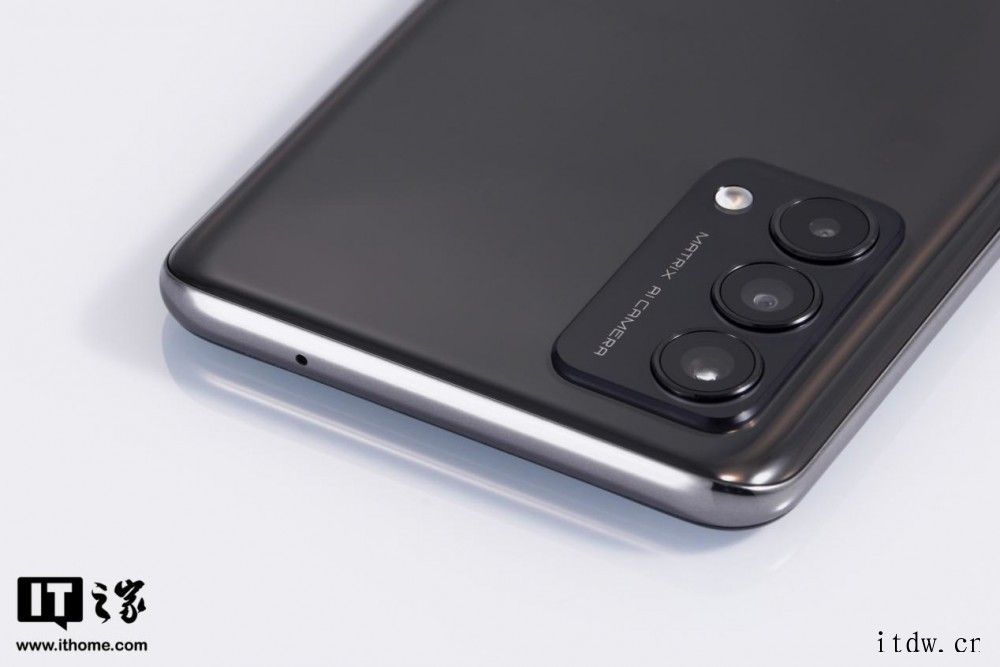 realme 真我 Q3 Pro 狂欢版获得 456228 realme 真我 Q3 Pro 狂欢版升级 6400 万流